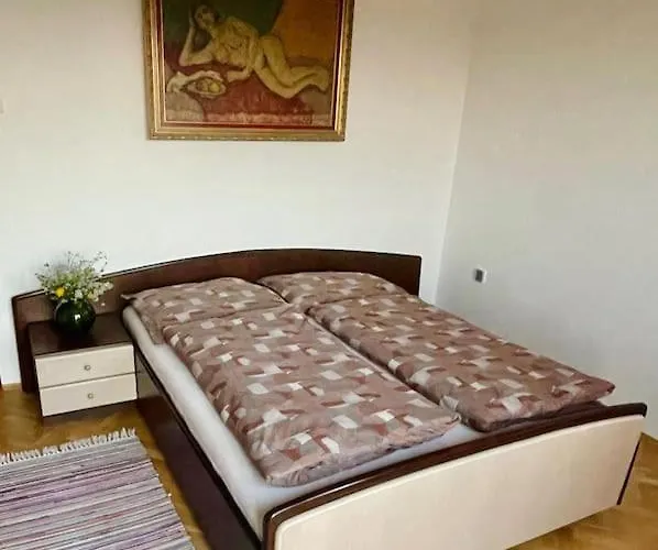 Apartamento With Beautiful View Of Avala Mountain 3 For 6 Guests Max Srb, De, En *